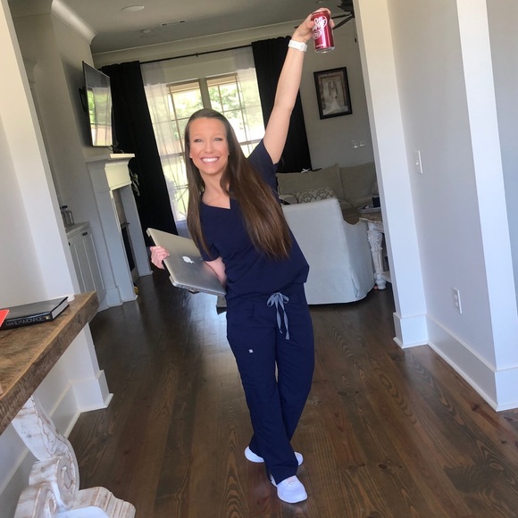 Meet your Posher, Jessica - Picture 1 of 1